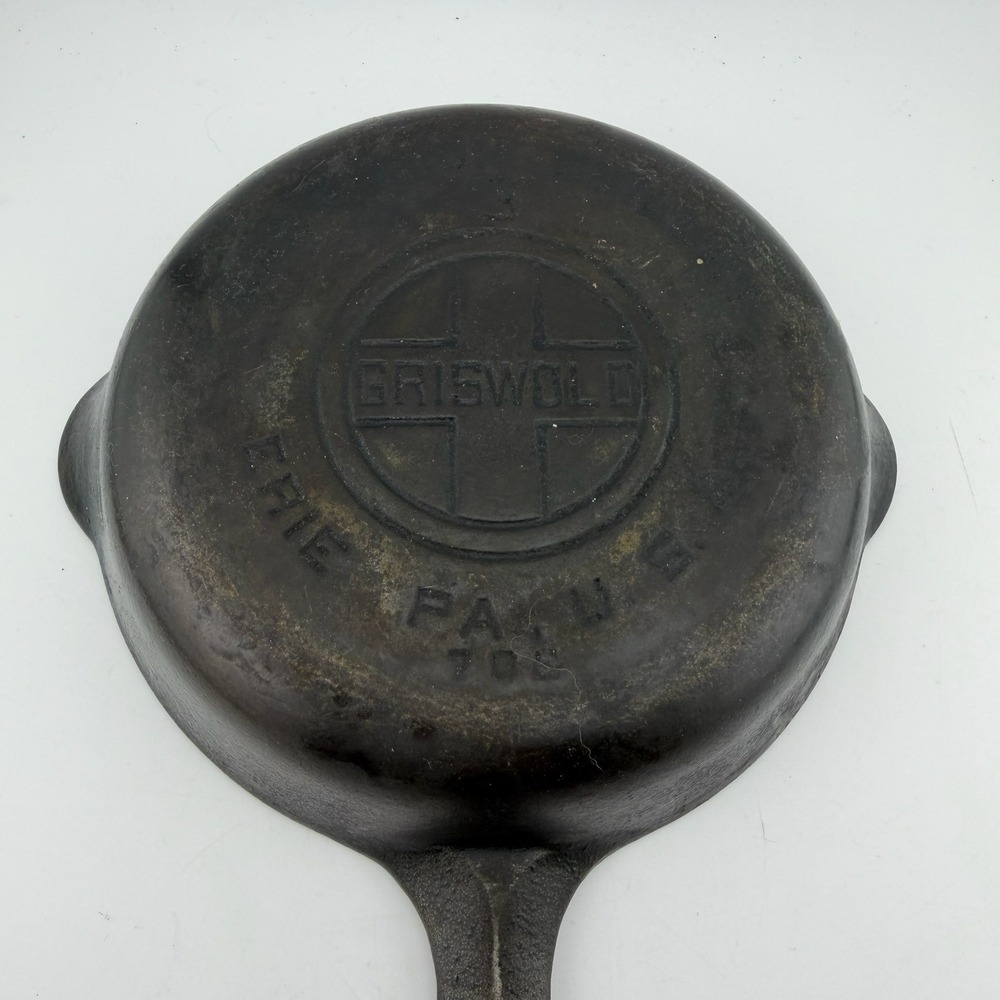 Griswold Small 3 Black Cast Iron Skillet Small Logo Erie PA 709 Vintage